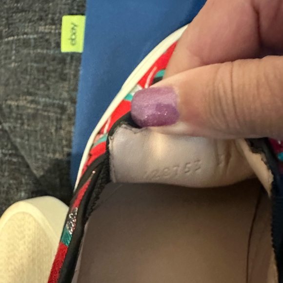 Gucci Red Bee Jacquard Fabric - Picture 4 of 6